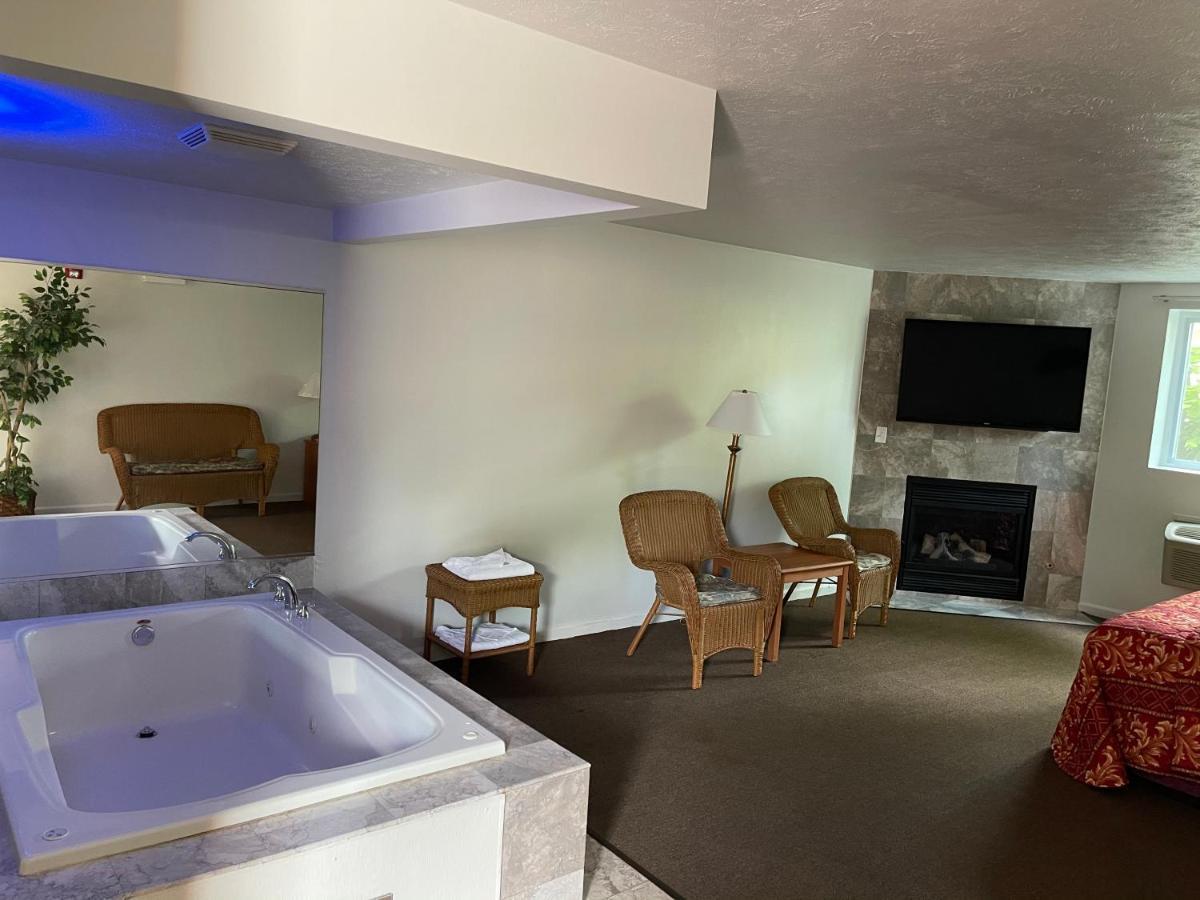 Vibe Inn - Whirlpools Suites - Lyons Exteriér fotografie